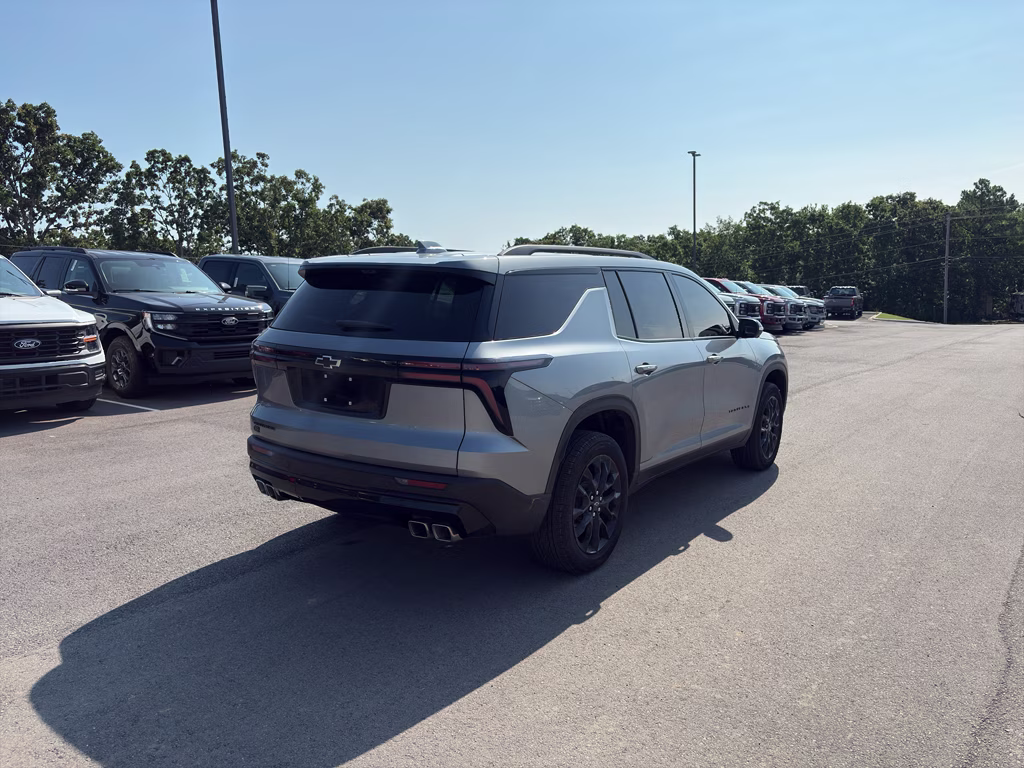 2026 Sterling Gray Metallic Chevrolet Traverse FWD LT FWD SUV