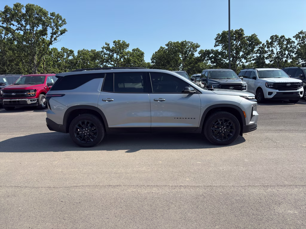 2026 Sterling Gray Metallic Chevrolet Traverse FWD LT FWD SUV