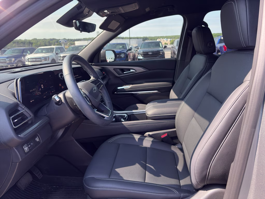 2026 Sterling Gray Metallic Chevrolet Traverse FWD LT FWD SUV