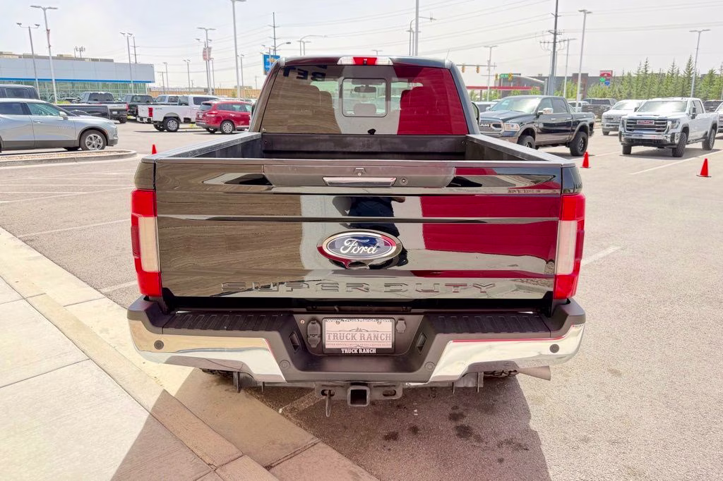 2017 Black Ford Super Duty F-250 SRW Platinum 4X4 Truck