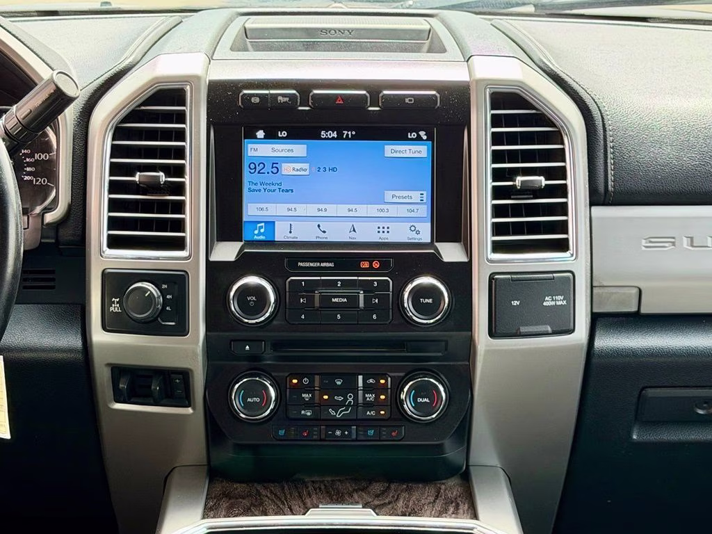 2017 Black Ford Super Duty F-250 SRW Platinum 4X4 Truck