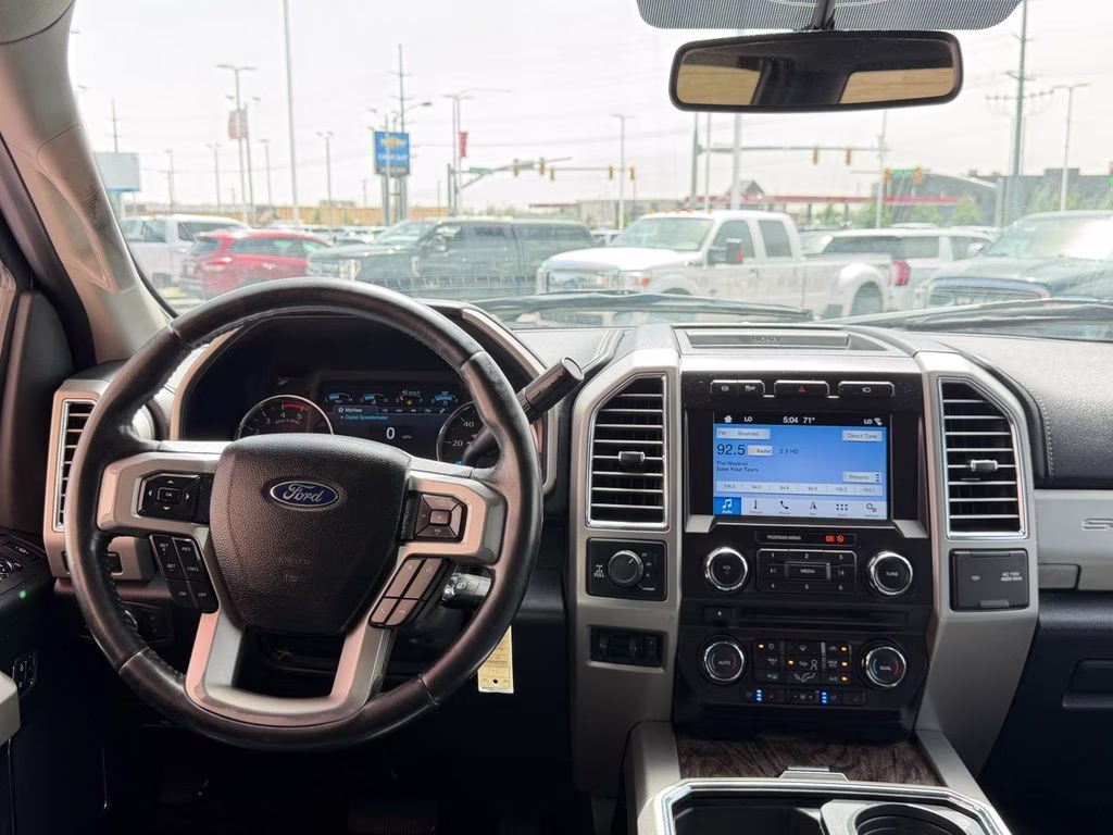 2017 Black Ford Super Duty F-250 SRW Platinum 4X4 Truck