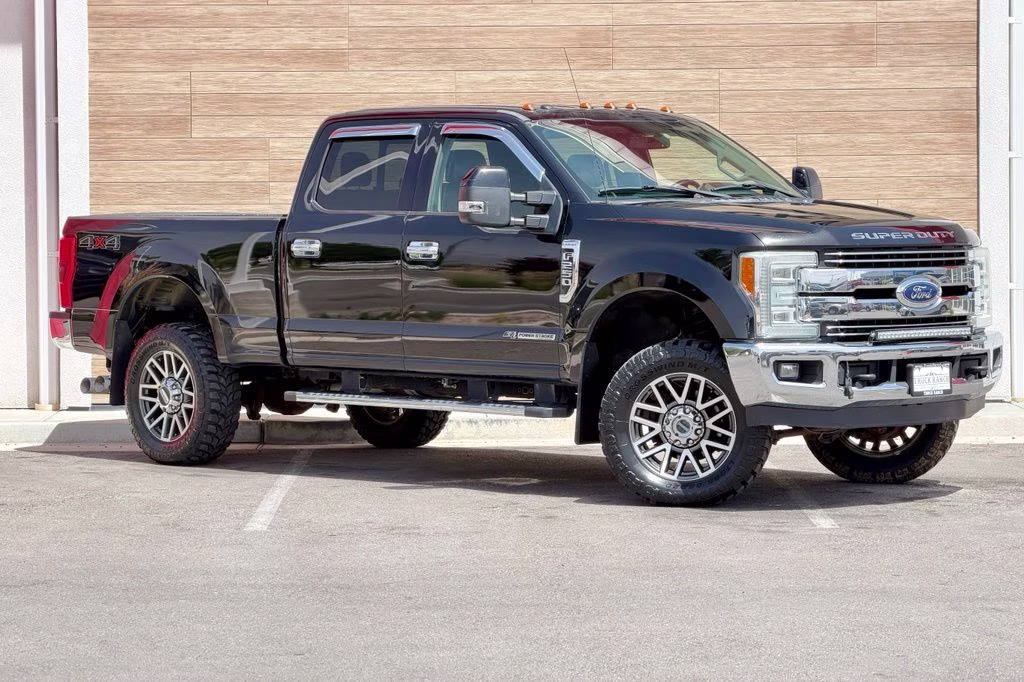 2017 Black Ford Super Duty F-250 SRW Platinum 4X4 Truck