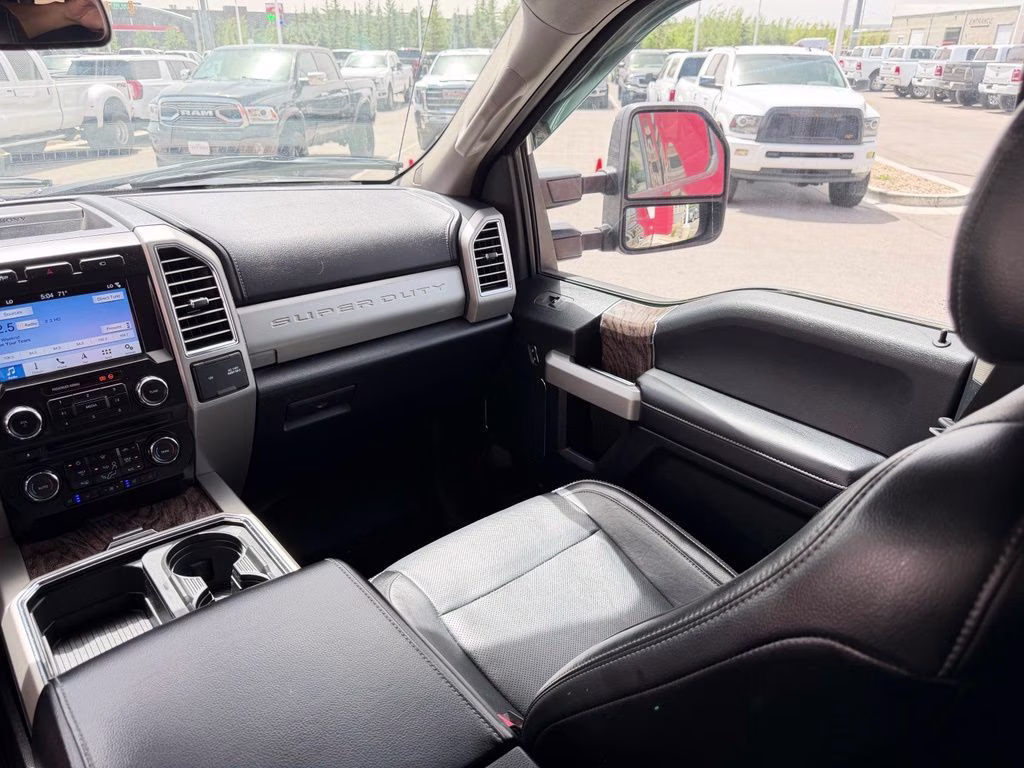 2017 Black Ford Super Duty F-250 SRW Platinum 4X4 Truck