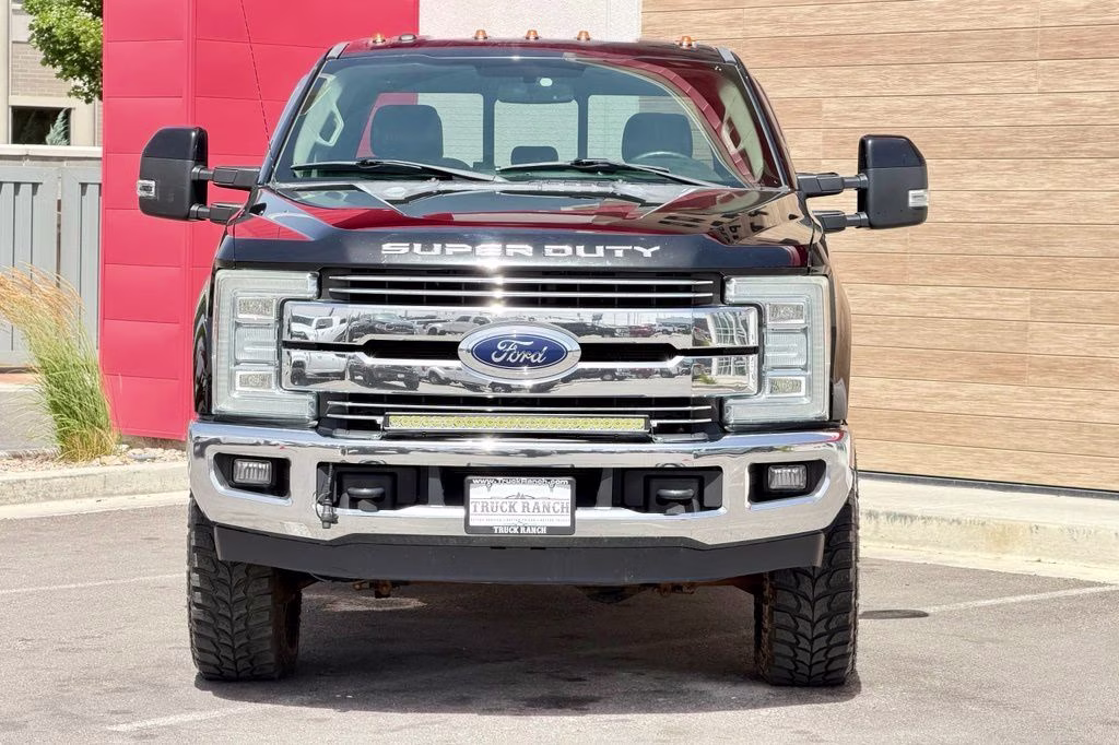 2017 Black Ford Super Duty F-250 SRW Platinum 4X4 Truck