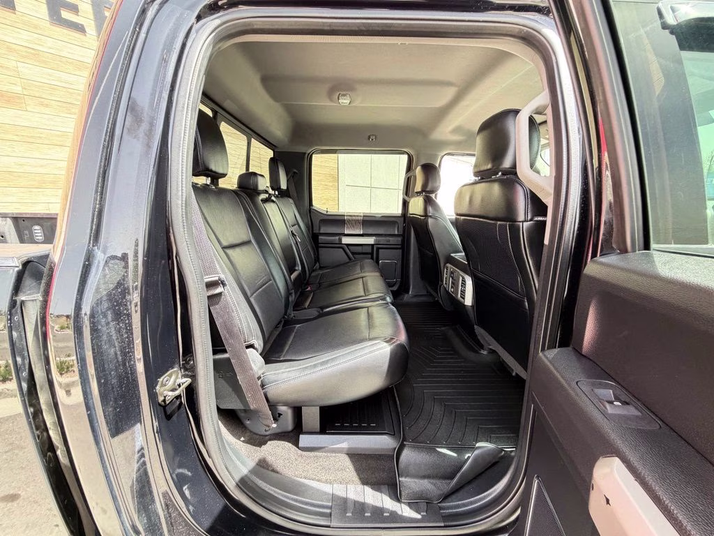 2017 Black Ford Super Duty F-250 SRW Platinum 4X4 Truck