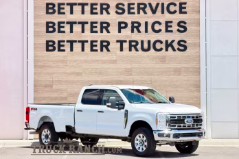 2023 White Ford Super Duty F-350 SRW XLT 4X4 Truck