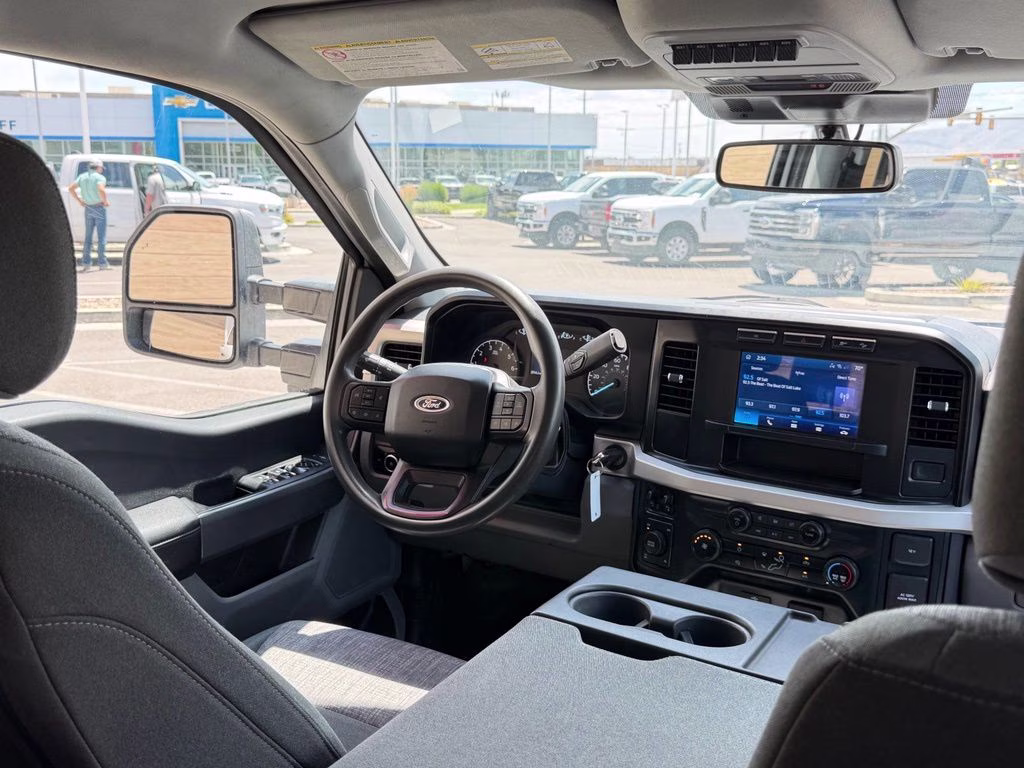 2023 White Ford Super Duty F-350 SRW XLT 4X4 Truck