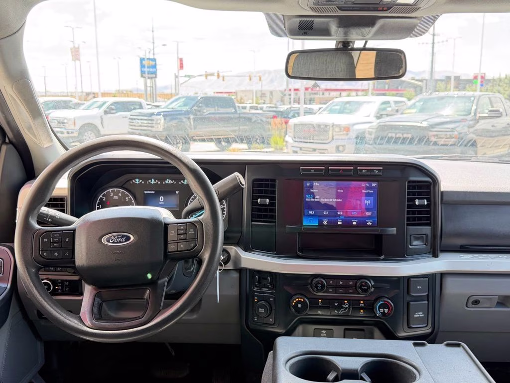 2023 White Ford Super Duty F-350 SRW XLT 4X4 Truck