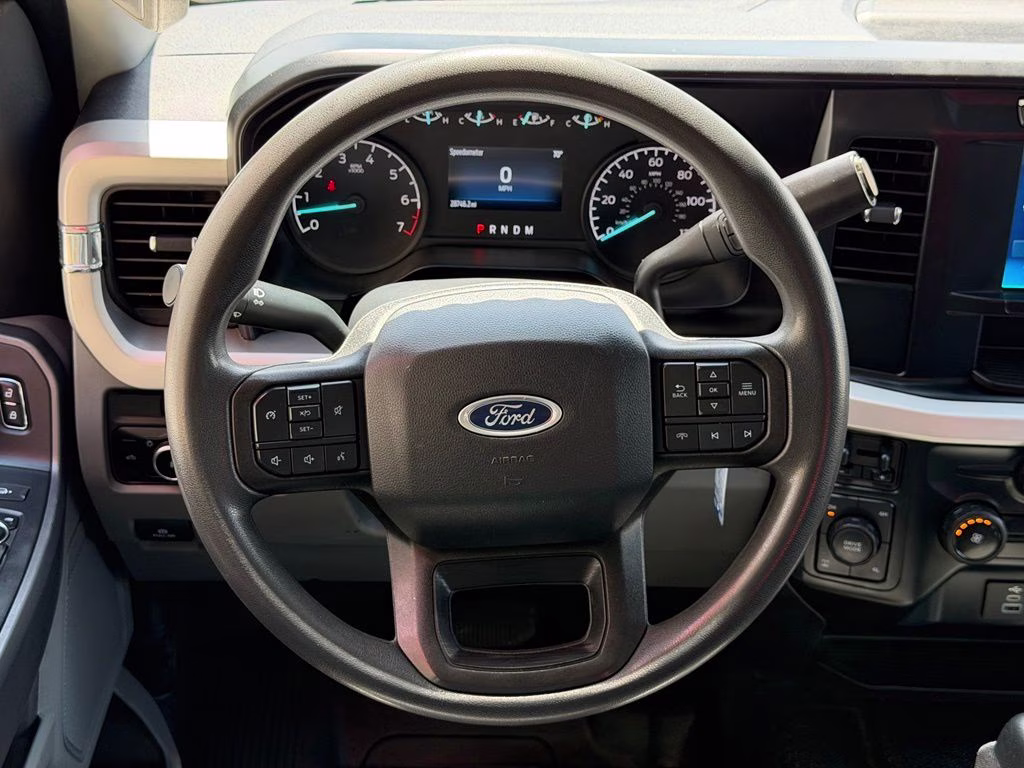 2023 White Ford Super Duty F-350 SRW XLT 4X4 Truck