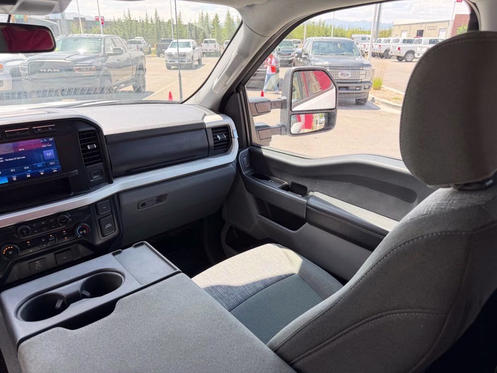 2023 White Ford Super Duty F-350 SRW XLT 4X4 Truck