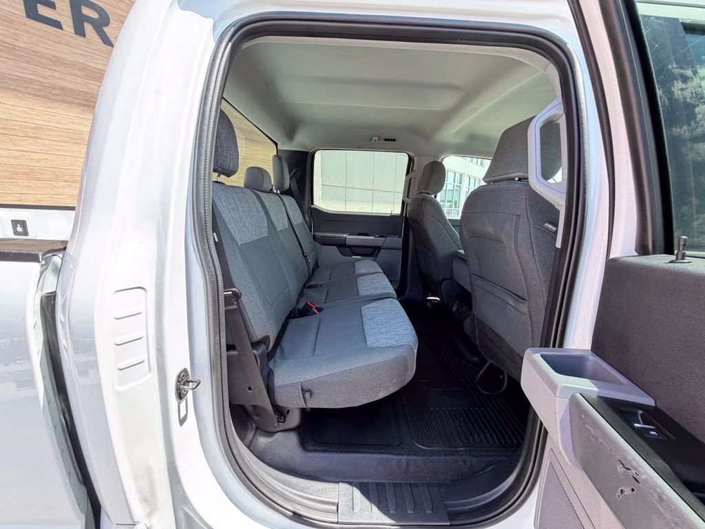 2023 White Ford Super Duty F-350 SRW XLT 4X4 Truck