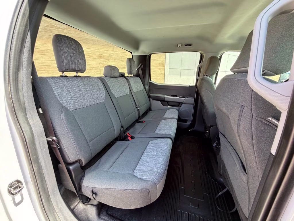 2023 White Ford Super Duty F-350 SRW XLT 4X4 Truck