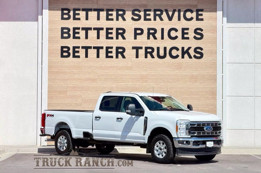 2023 White Ford Super Duty F-350 SRW XLT 4X4 Truck