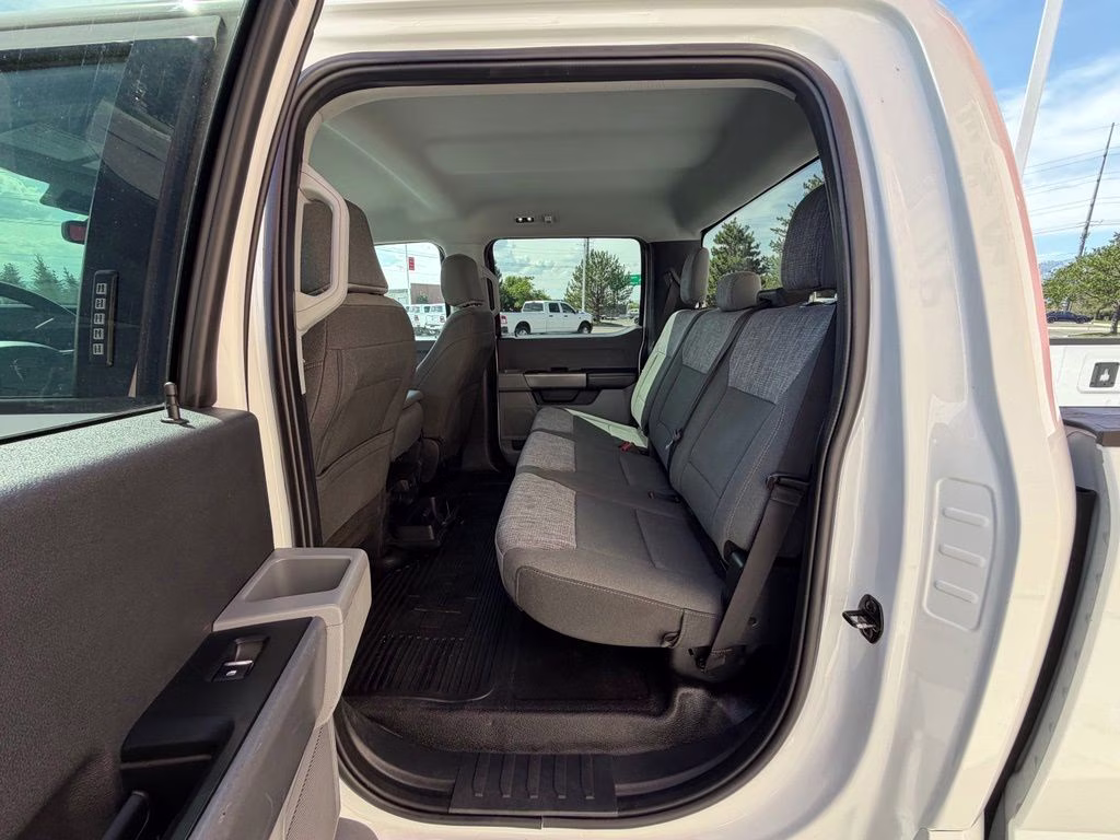 2023 White Ford Super Duty F-350 SRW XLT 4X4 Truck