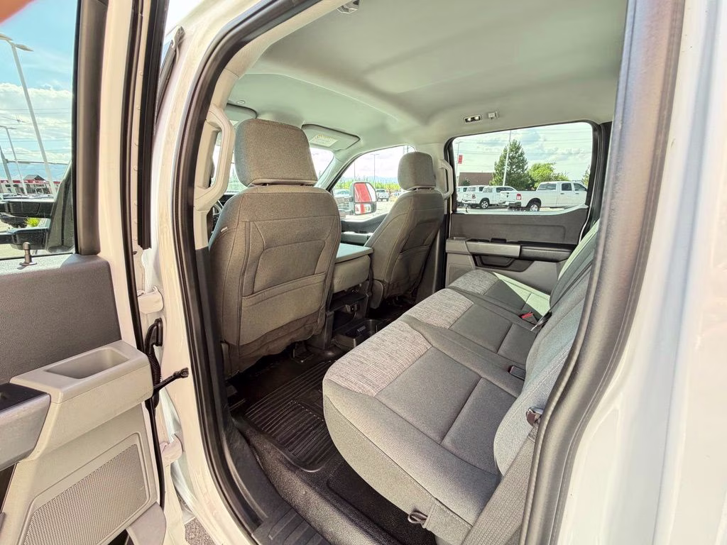 2023 White Ford Super Duty F-350 SRW XLT 4X4 Truck