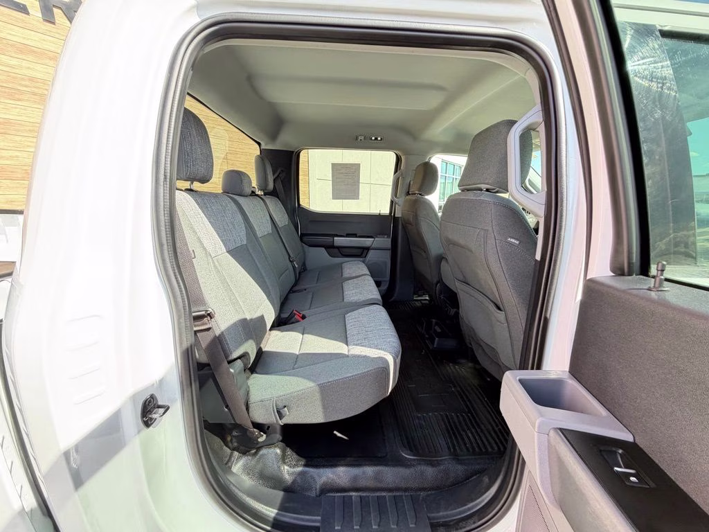 2023 White Ford Super Duty F-350 SRW XLT 4X4 Truck