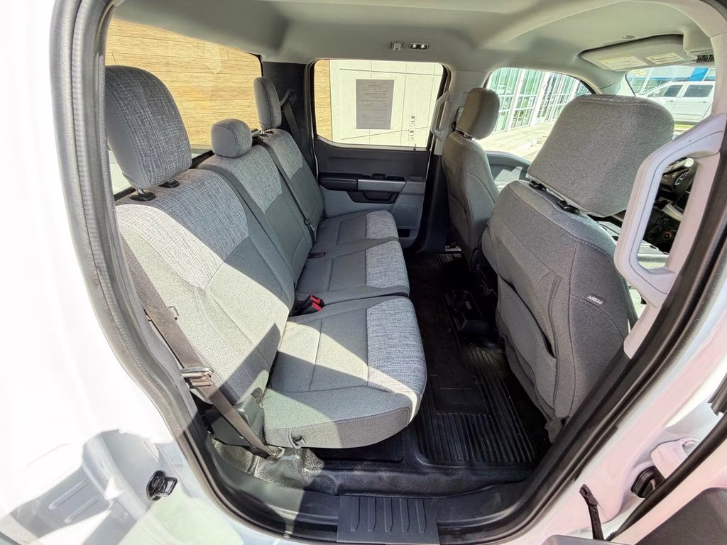 2023 White Ford Super Duty F-350 SRW XLT 4X4 Truck