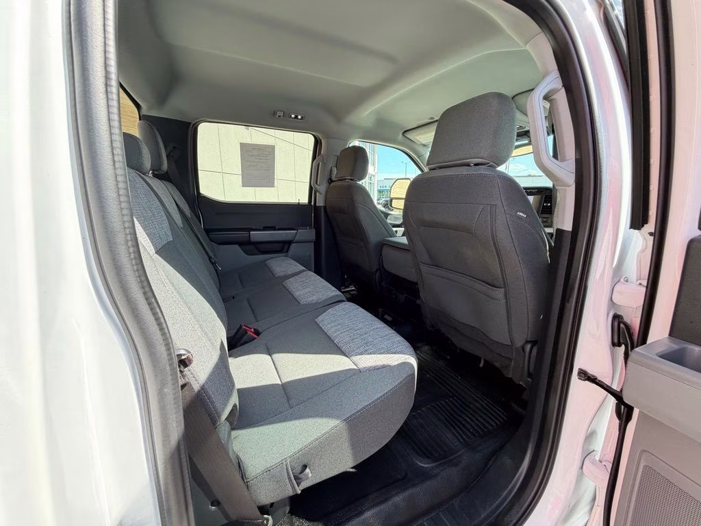 2023 White Ford Super Duty F-350 SRW XLT 4X4 Truck