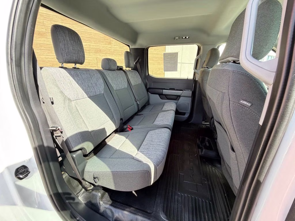 2023 White Ford Super Duty F-350 SRW XLT 4X4 Truck