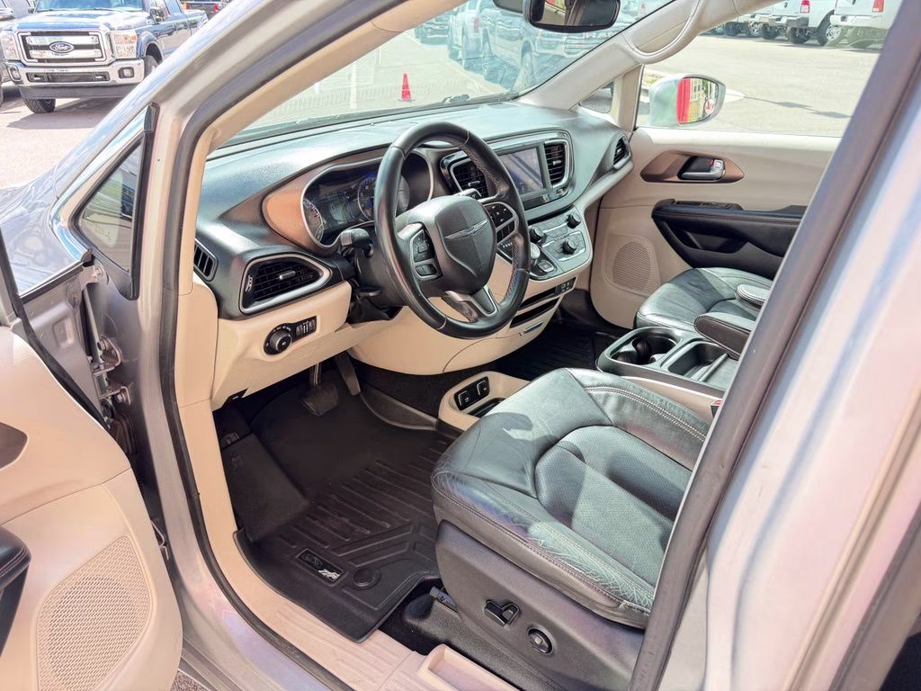 2018 Billet Silver Metallic Clearcoat Chrysler Pacifica Touring L FWD Van