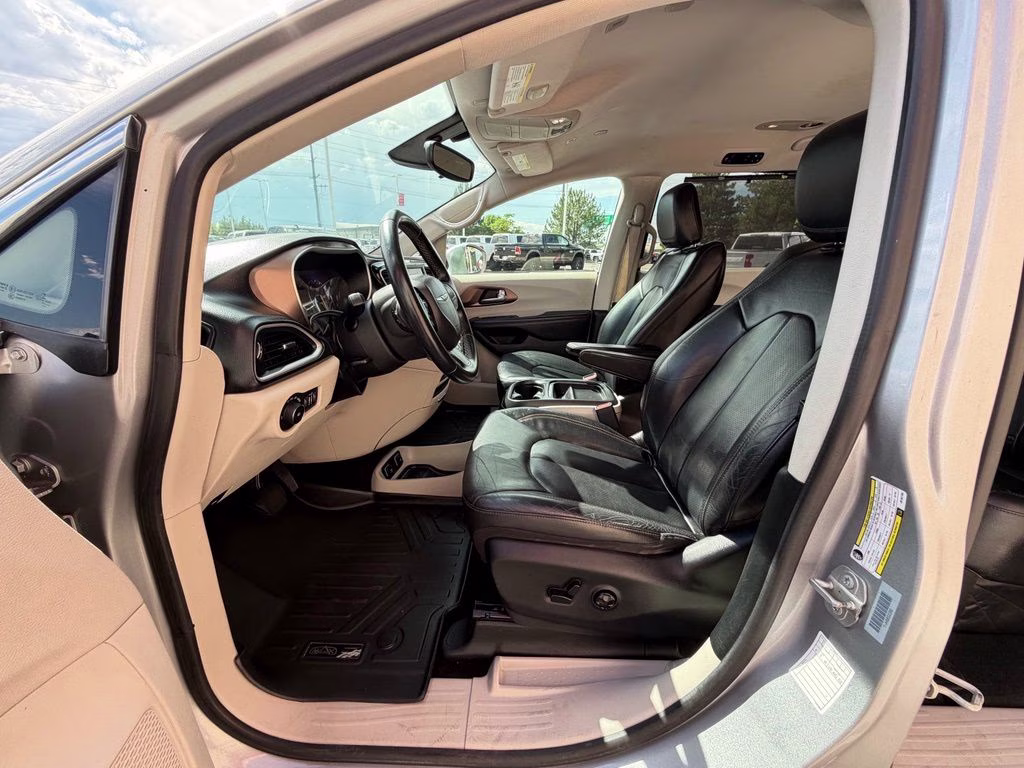 2018 Billet Silver Metallic Clearcoat Chrysler Pacifica Touring L FWD Van