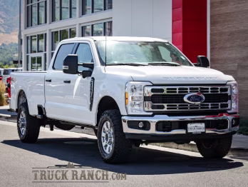 2023 White Ford Super Duty F-350 SRW XLT Truck