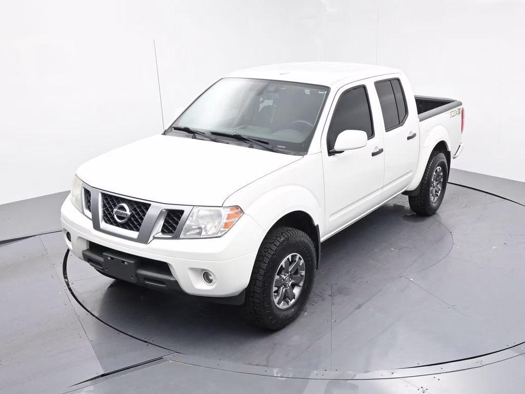 2018 Glacier White Nissan Frontier PRO-4X 4X4 Truck
