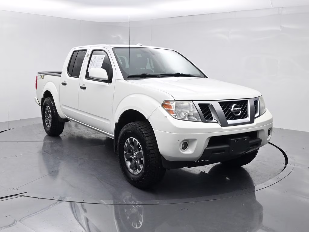 2018 Glacier White Nissan Frontier PRO-4X 4X4 Truck