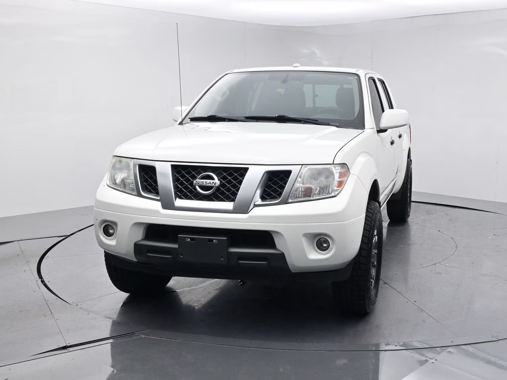2018 Glacier White Nissan Frontier PRO-4X 4X4 Truck