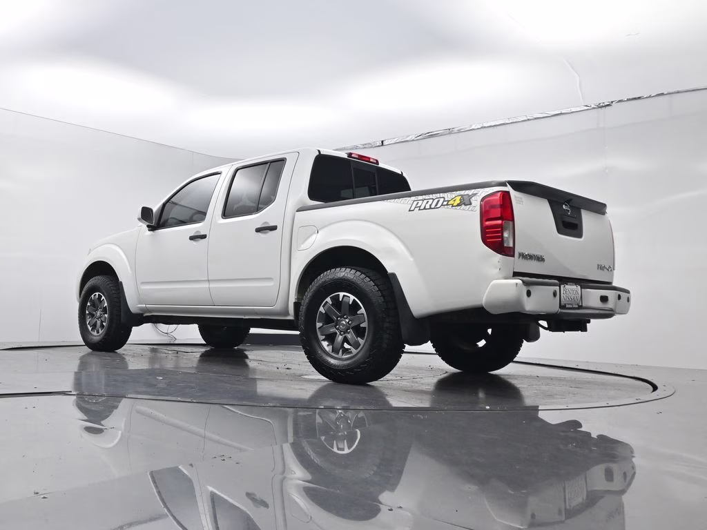 2018 Glacier White Nissan Frontier PRO-4X 4X4 Truck