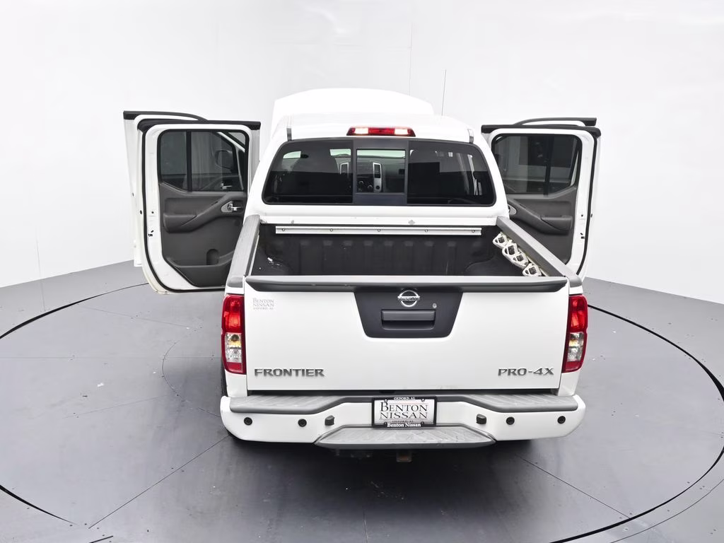 2018 Glacier White Nissan Frontier PRO-4X 4X4 Truck