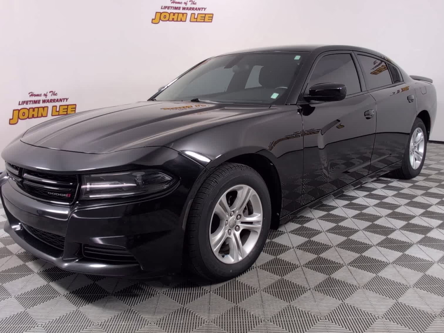 2019 Pitch Black Clearcoat Dodge Charger SXT RWD Sedan