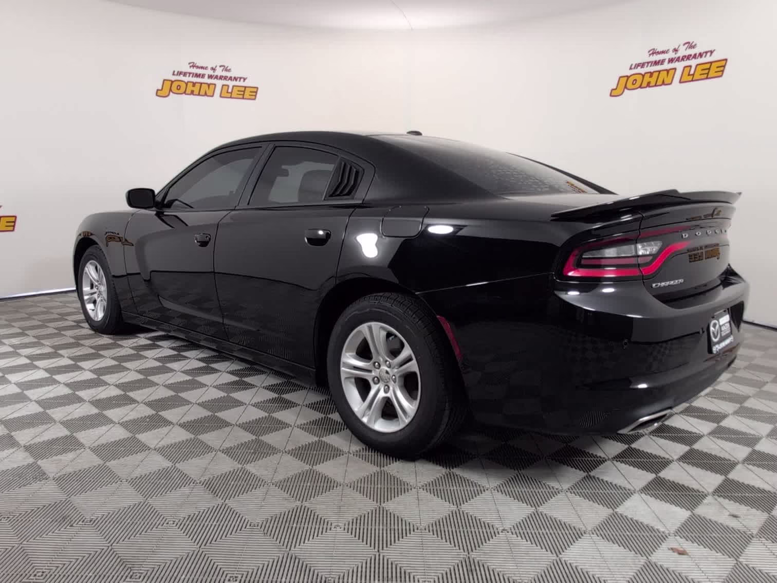 2019 Pitch Black Clearcoat Dodge Charger SXT RWD Sedan