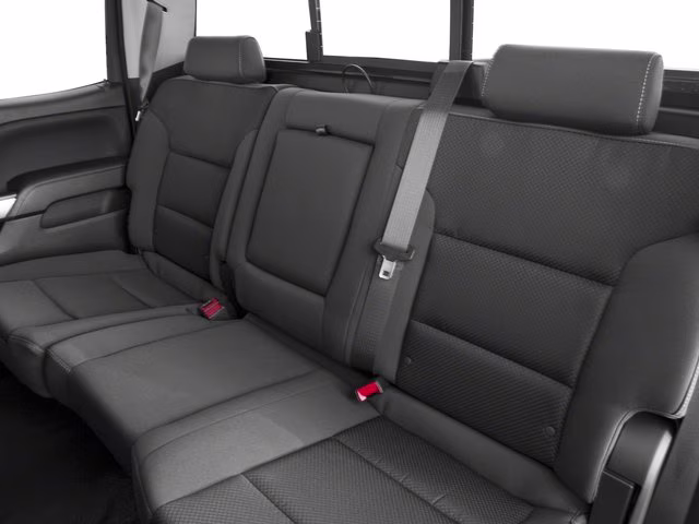 2018 Silver Ice Metallic Chevrolet Silverado 1500 LT 4X4 Truck