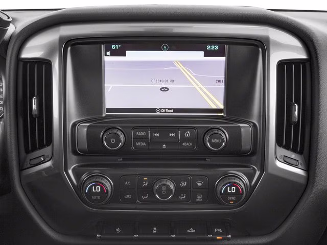 2018 Silver Ice Metallic Chevrolet Silverado 1500 LT 4X4 Truck