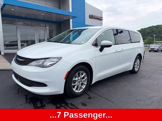 2022 Bright White Clearcoat Chrysler Voyager LX FWD Van