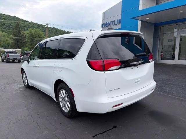 2022 Bright White Clearcoat Chrysler Voyager LX FWD Van