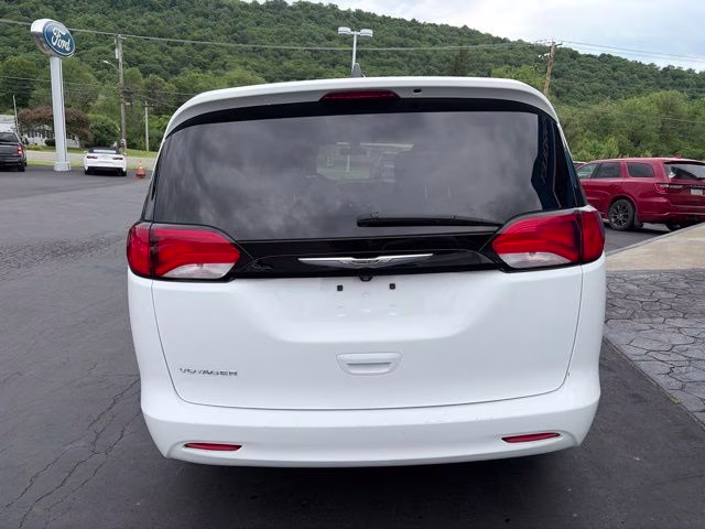 2022 Bright White Clearcoat Chrysler Voyager LX FWD Van