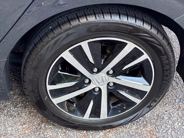 2023 Sonic Gray Pearl Honda Civic LX FWD Hatchback