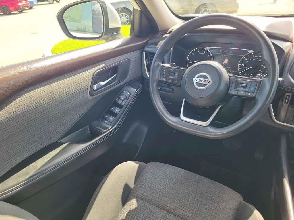 2021 Pearl White Tricoat Nissan Rogue SV FWD SUV