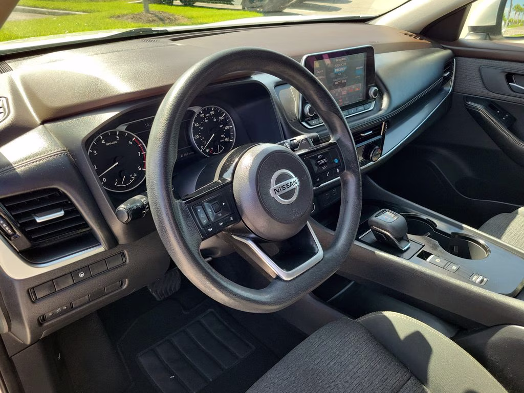 2021 Pearl White Tricoat Nissan Rogue SV FWD SUV
