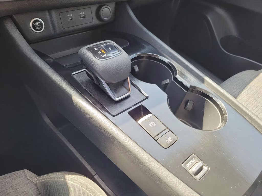 2021 Pearl White Tricoat Nissan Rogue SV FWD SUV