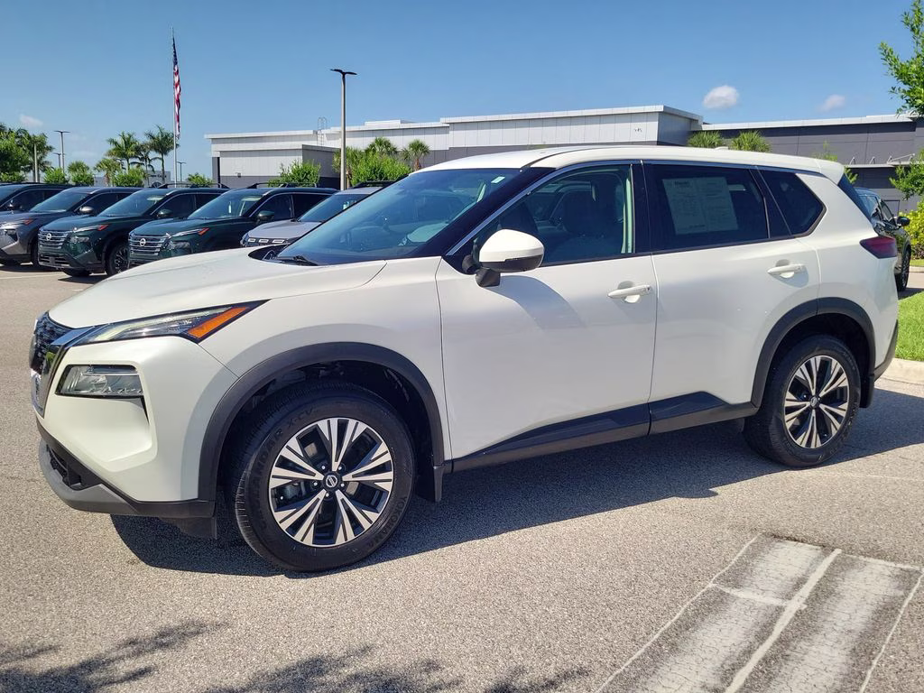 2021 Pearl White Tricoat Nissan Rogue SV FWD SUV
