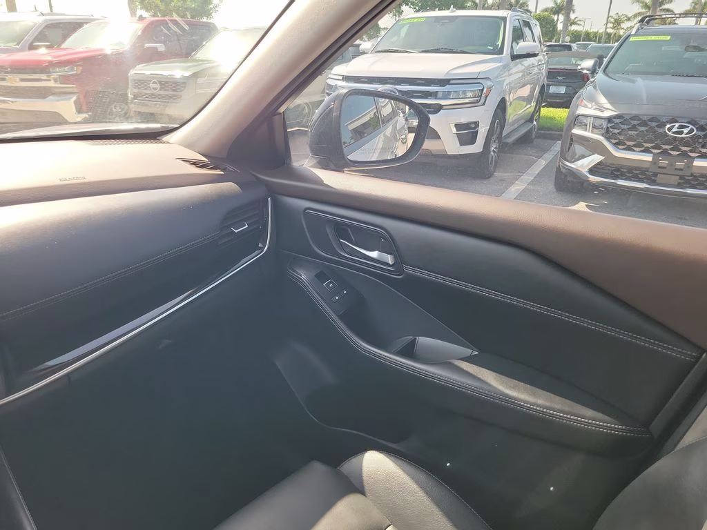 2022 Boulder Gray Pearl/Super Black Nissan Rogue SL FWD SUV