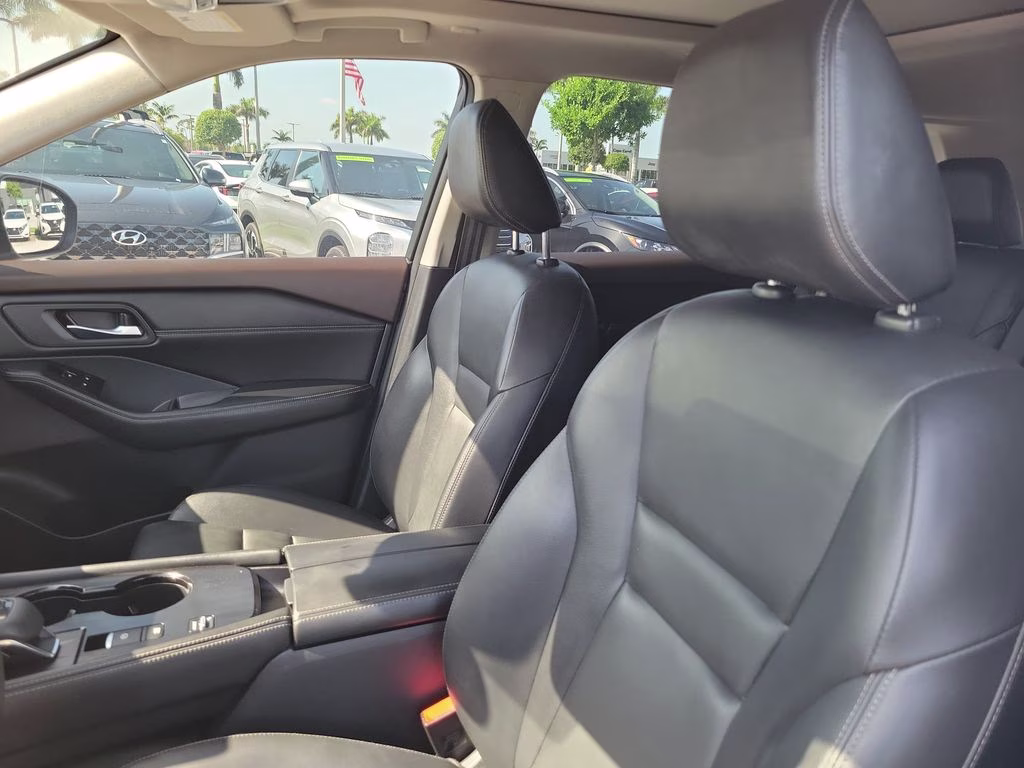 2022 Boulder Gray Pearl/Super Black Nissan Rogue SL FWD SUV