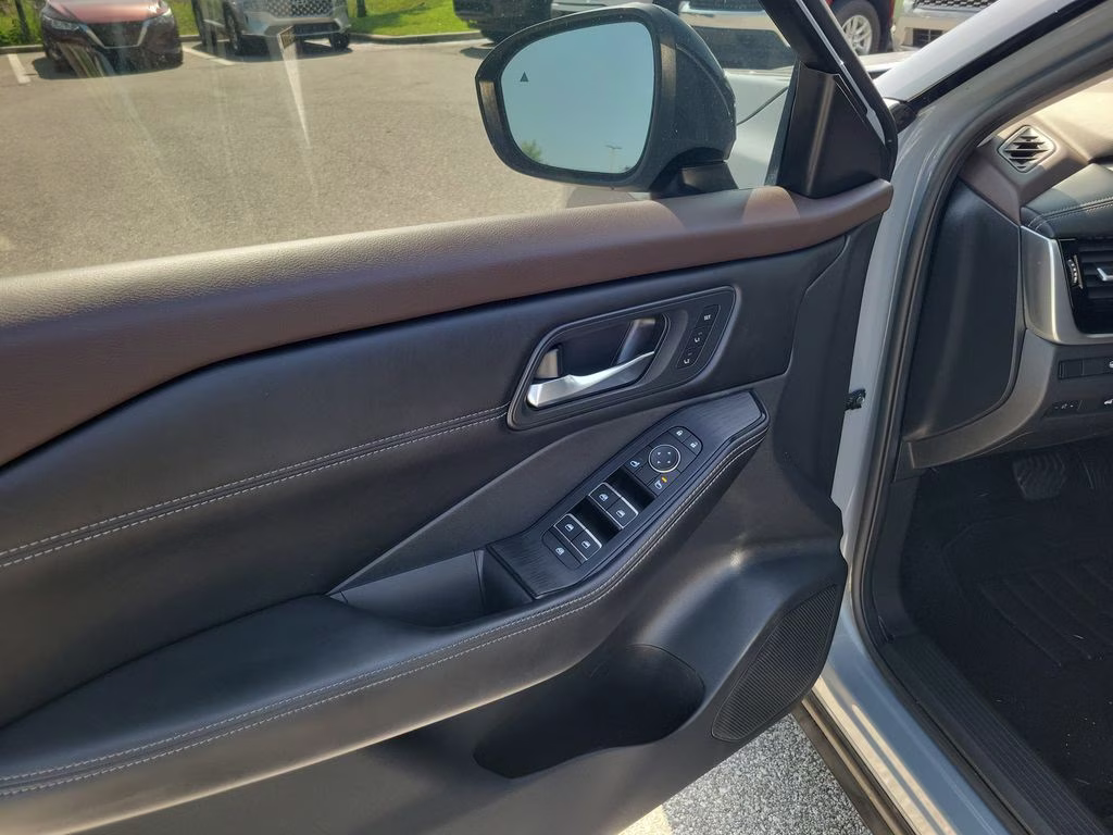 2022 Boulder Gray Pearl/Super Black Nissan Rogue SL FWD SUV