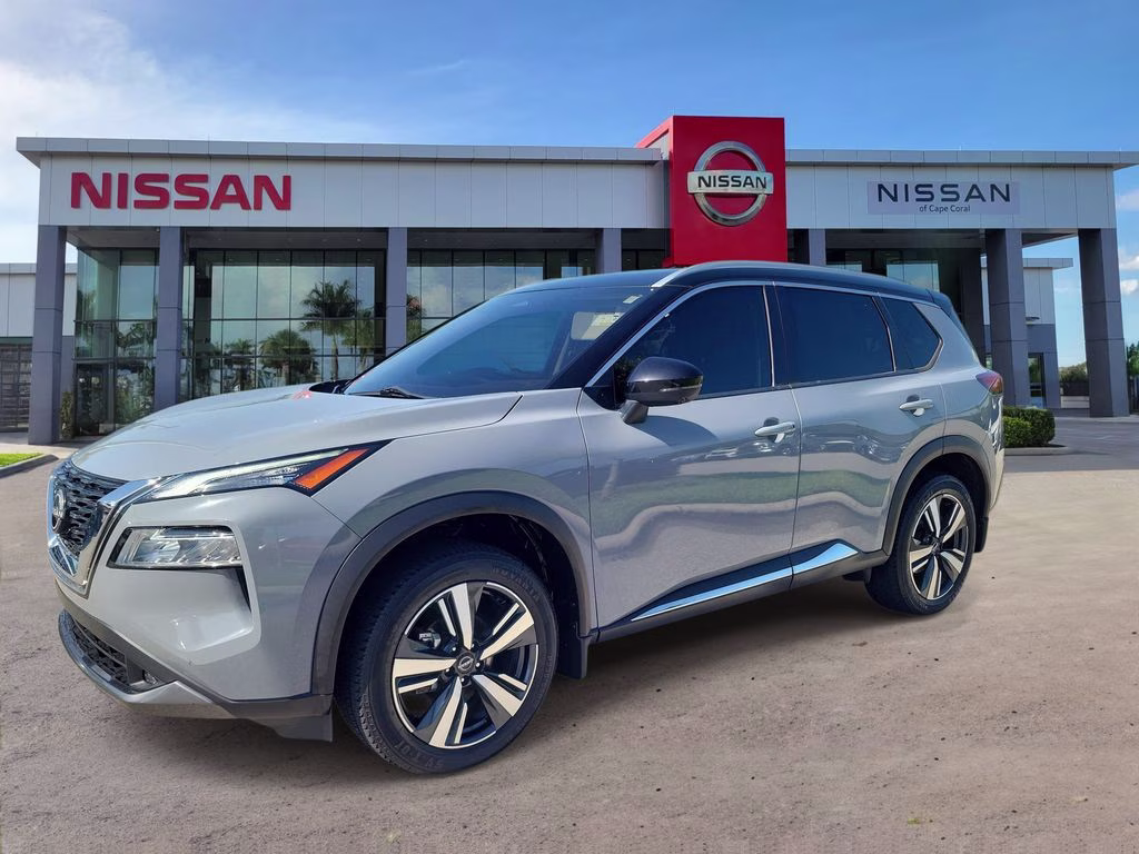 2022 Boulder Gray Pearl/Super Black Nissan Rogue SL FWD SUV