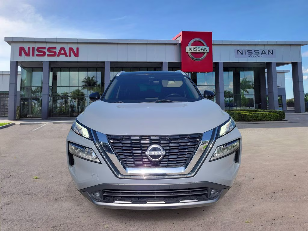 2022 Boulder Gray Pearl/Super Black Nissan Rogue SL FWD SUV