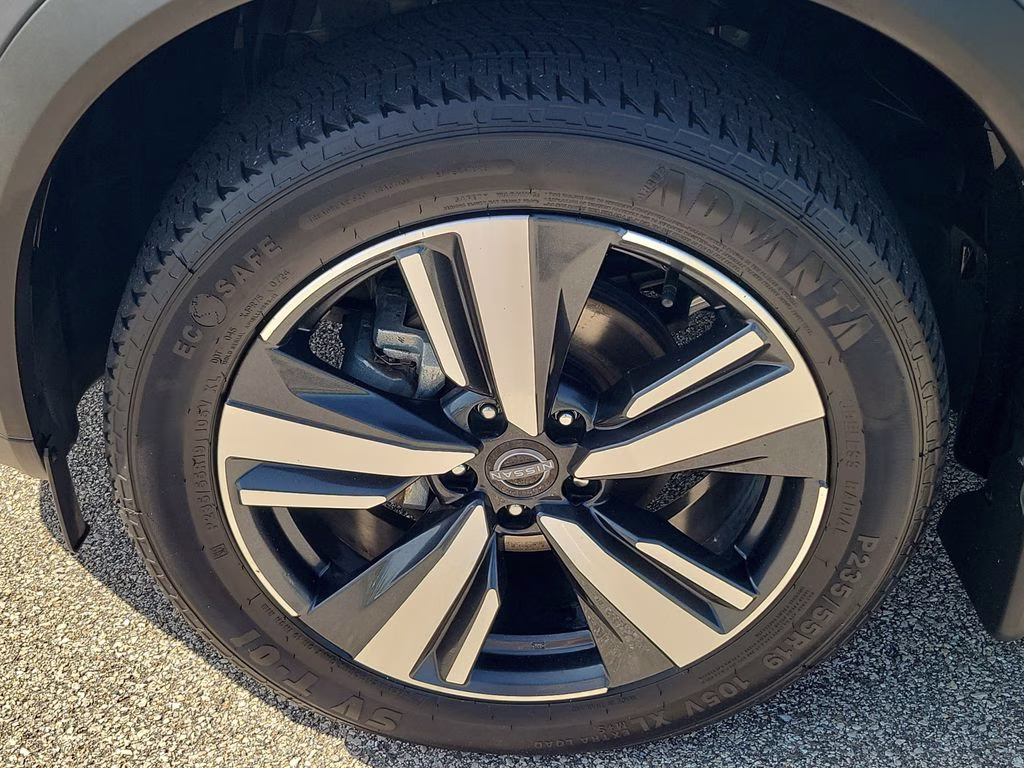2022 Boulder Gray Pearl/Super Black Nissan Rogue SL FWD SUV